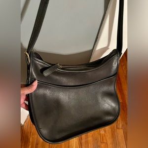 FLASH SALE!!! Coach Vintage Black/Dark Navy Leather Hobo Shoulder Bag #728-0921